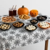 Obrus na stół halloween biały foliowy pajęczyna czarna 274x137cm