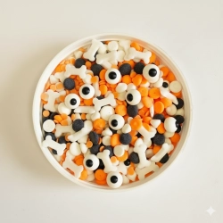 Posypka cukrowa na tort halloween beziki oczy kości konfetti 50g
