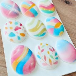 Posypka ozdoby na tort jajeczka cukrowe kolorowe beziki dekoracje świąteczne Wielkanoc 9 sztuk