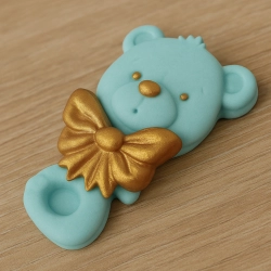 Figurka cukrowa na tort grzechotka miś niebieski na roczek baby shower chrzest