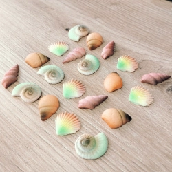 Figurki cukrowe na tort muszle 20 sztuk muszelki kolorowe dekoracje urodzinowe