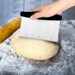 Skrobka do tortu packa szpatułka cukiernicza do porcjowania tynkowania ciasta