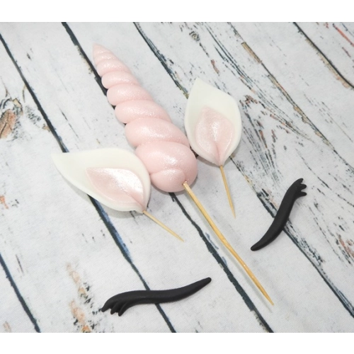 Figurki ozdoby na tort topper jednorożec różowy dekoracje urodzinowe unicorn zestaw cukrowy 5 sztuk