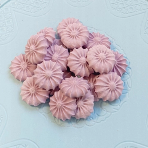 Posypka na tort bezy cukrowe fioletowe beziki ozdoby dekoracje urodzinowe 50g