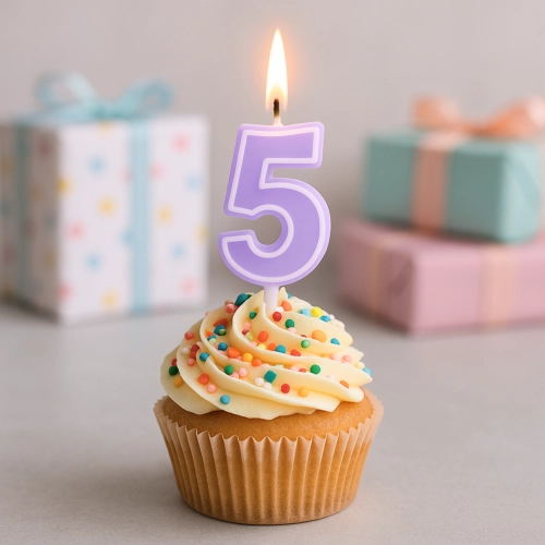 Świeczka na tort fioletowa cyfra 5 świeczki urodzinowe ozdobne 1 sztuka