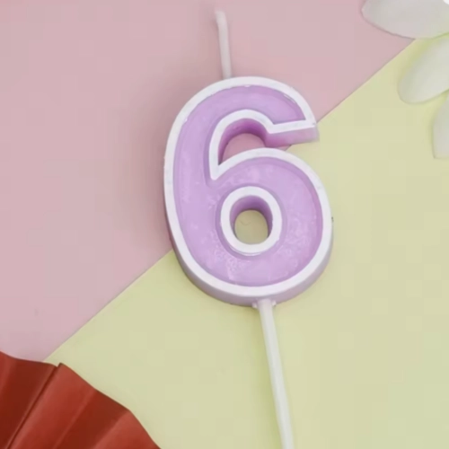 Świeczka na tort fioletowa cyfra 6 świeczki urodzinowe ozdobne 1 sztuka