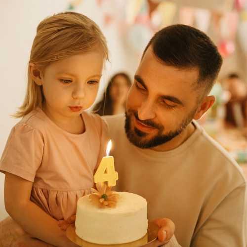 Świeczka na tort żółta cyfra 4 świeczki urodzinowe ozdobne 1 sztuka