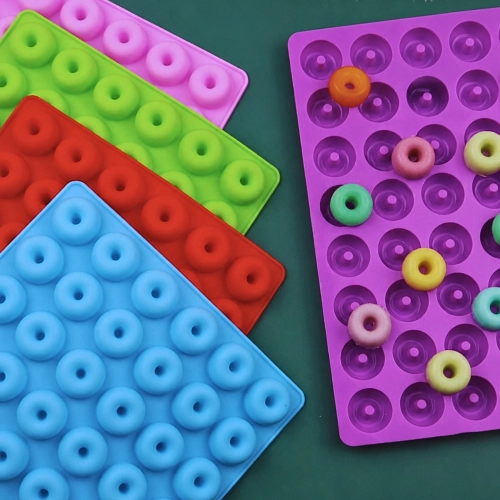 Forma silikonowa do czekolady żelek lodu pralin oponki donut z pipetą