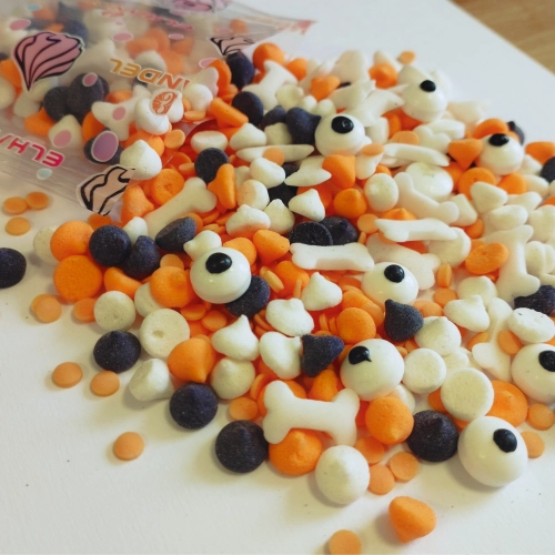 Posypka cukrowa na tort halloween beziki oczy kości konfetti 50g