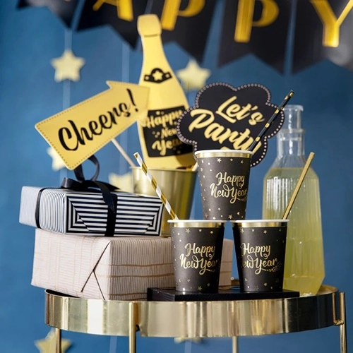 Kubeczki papierowe jednorazowe czarne złote gwiazdki Sylwester Nowy Rok dekoracja Happy New Year 6 szt