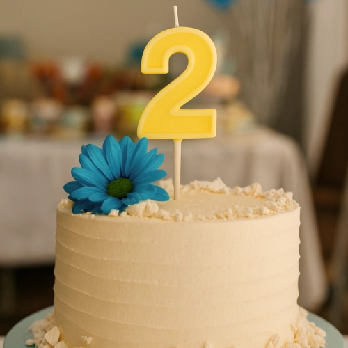 Świeczka na tort żółta cyfra 2 świeczki urodzinowe ozdobne 1 sztuka